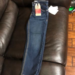 Size 7 boys Levi’s 511 slim fit never worn brand new